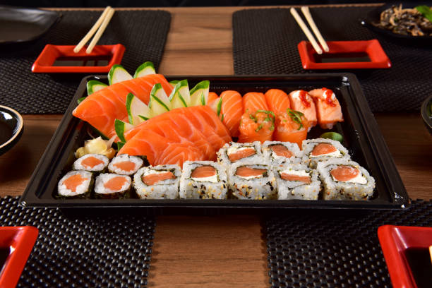 istock Japanese food to go 917906842