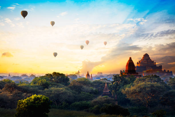 баган - architecture asia morning bagan стоковые фото и изображения