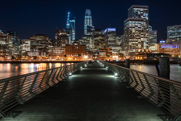 istock Night cityscape of San Francisco 917947436