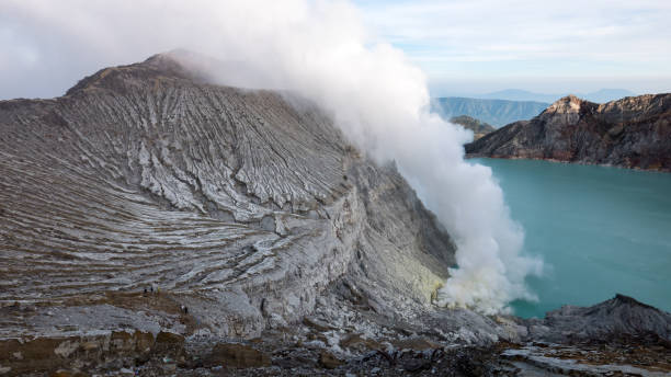 istock Smoke Billows from an Active Vent, Kawah Ijen, East Java, Indonesia 917990564