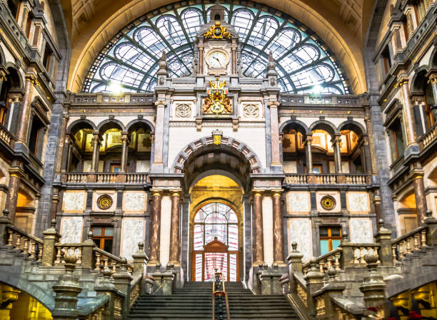 istock Main hall of Railway station in Antwerp - Belgium 918000176