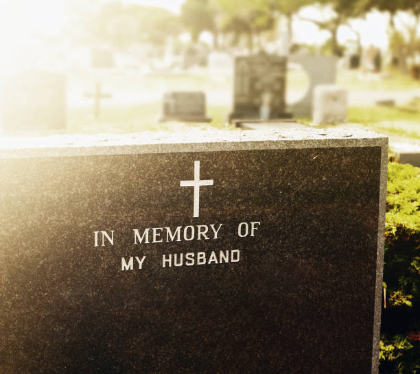 istock Lovingly inscribed but unnamed tombstone in cemetery 918003072