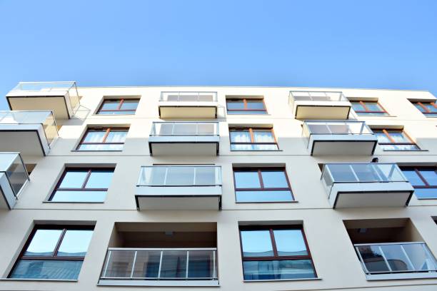 istock Facade of a modern apartment building 918006908