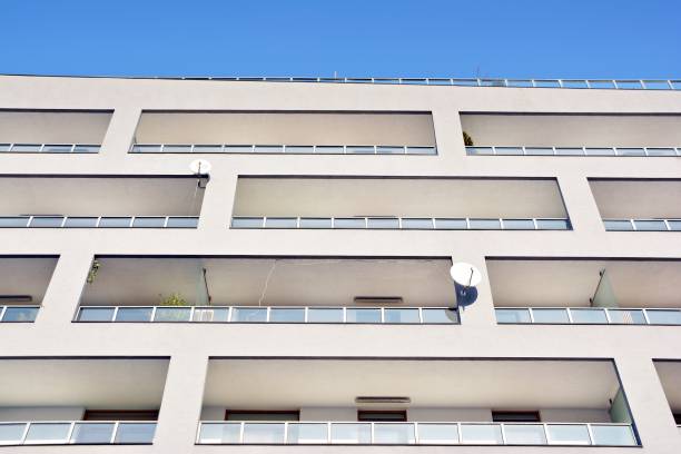 istock Facade of a modern apartment building 918011168