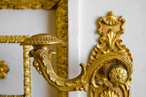 istock Old vintage golden door handle 918050540