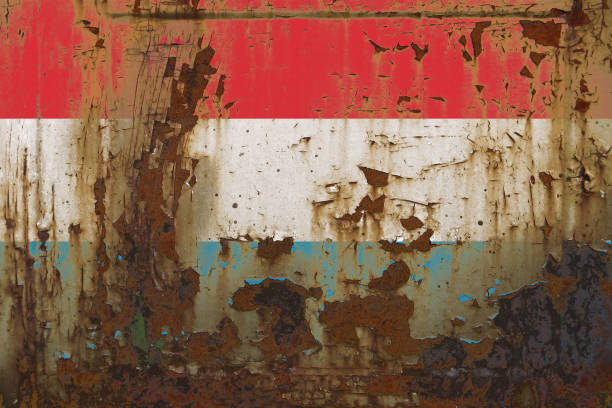 istock Luxembourg Flag on a Dirty Rusty Grunge Metallic Surface 918054578