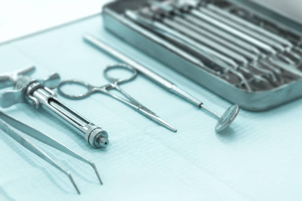 conjunto de herramientas médicas odontología - dental drill fotografías e imágenes de stock