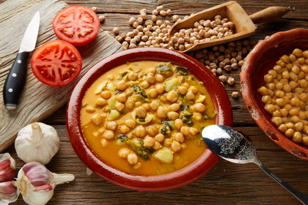 potaje ・ デ ・ garbanzos ひよこ豆シチュー スペイン - cooked chick peas ストックフォトと画像