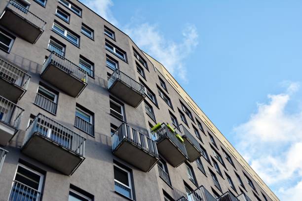 istock Facade of a modern apartment building 918090230