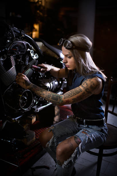istock Motorcycle repair shop 918090304
