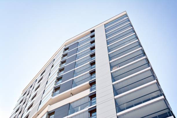 istock Facade of a modern apartment building 918090722