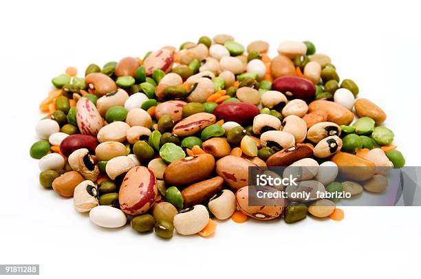 Leguminosas Secas Y Cereales Foto de stock y más banco de imágenes de Alimentos deshidratados - Alimentos deshidratados, Color - Tipo de imagen, Comida sana