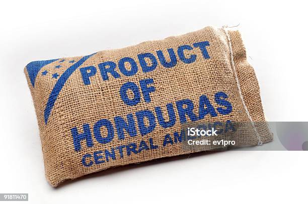 Foto de Tecido De Saco Com Produtos Da América Central e mais fotos de stock de América Central - América Central, Aniagem de Cânhamo, Fotografia - Imagem