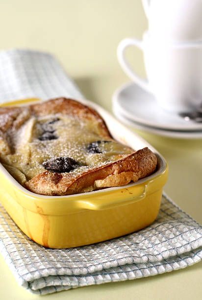 muito breton - clafoutis brittany food dried prune - fotografias e filmes do acervo