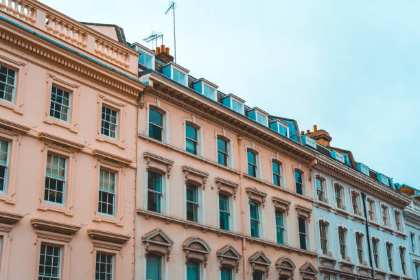 laranja, rosa e branco facaded imóveis casas em londres - london england apartment uk real estate - fotografias e filmes do acervo