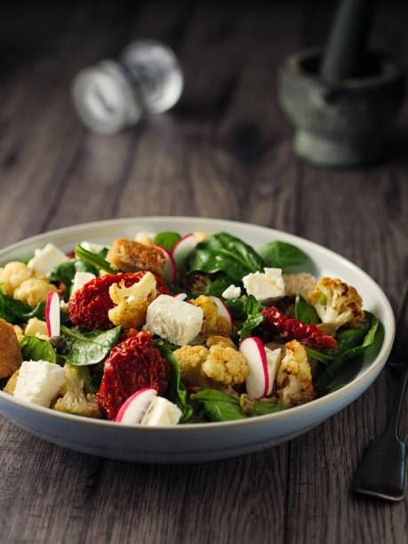 istock Winter Panzanella salad 918132236