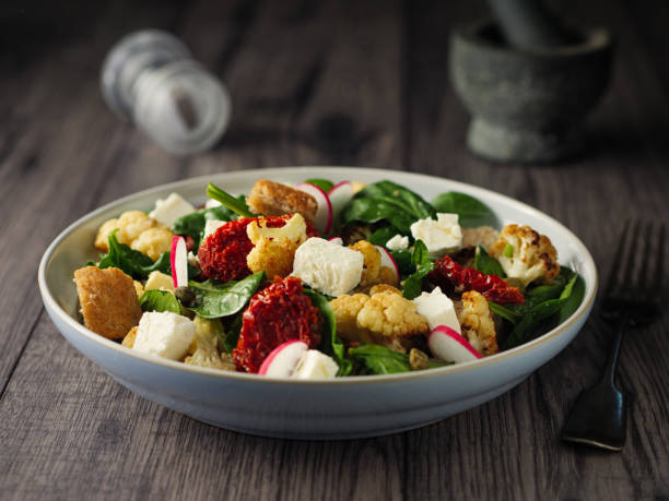 istock Winter Panzanella salad 918132290