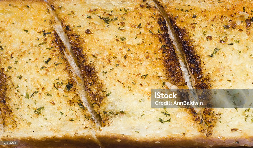 スライスの新鮮なガーリックのパン - カラー画像のロイヤリティフリーストックフォト
