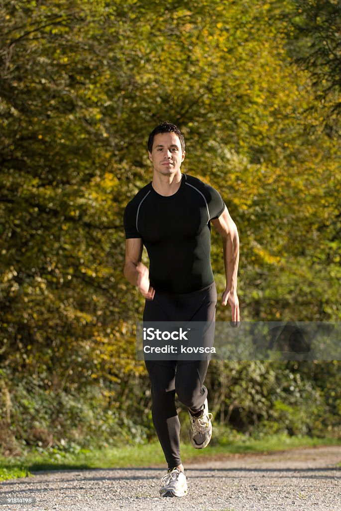 Corriendo en la naturaleza - Foto de stock de 20-24 años libre de derechos