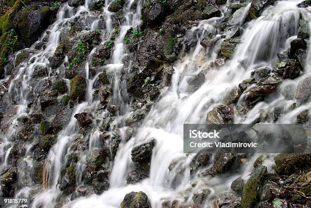 Cascata Cascata - Fotografie stock e altre immagini di Acqua - Acqua, Acqua fluente, Ambientazione esterna