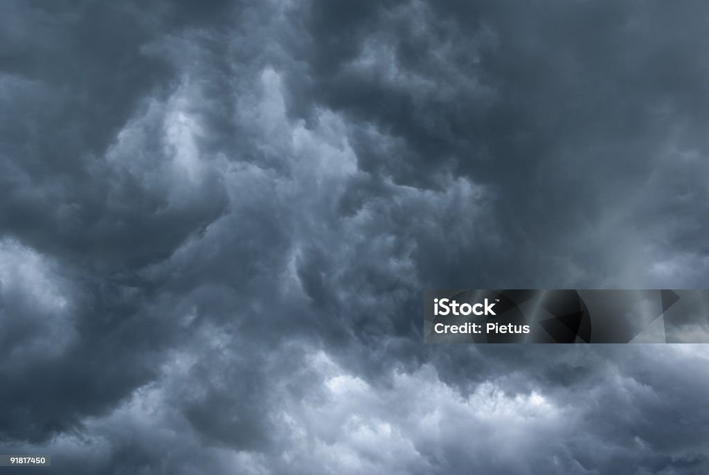 嵐の雲。 - カラー画像のロイヤリティフリーストックフォト