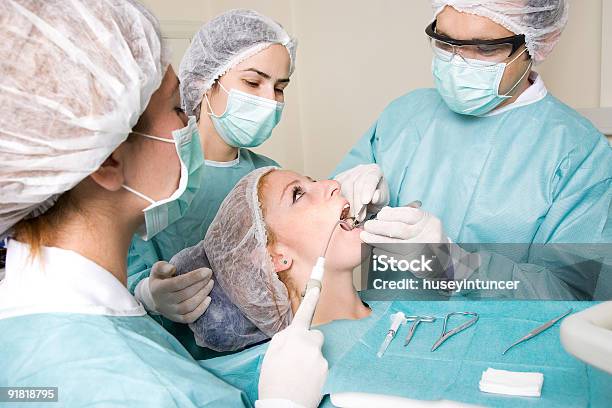 Dentista Serie - Fotografie stock e altre immagini di Adulto - Adulto, Ambulatorio dentistico, Apparecchiatura odontoiatrica