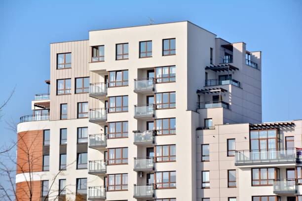 istock Facade of a modern apartment building 918199570