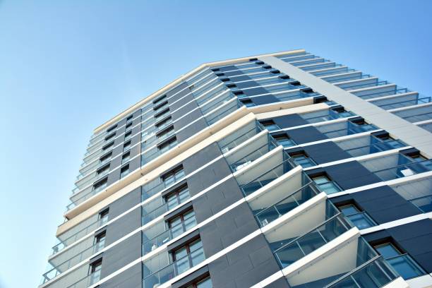 istock Facade of a modern apartment building 918202044