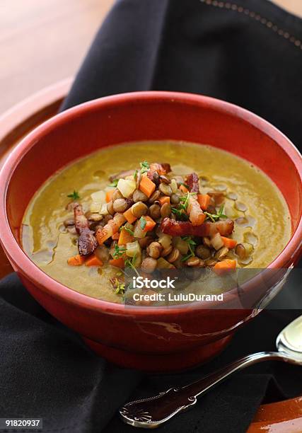 Foto de Sopa De Lentilha Ao Estilo Francês e mais fotos de stock de Lentilha - Leguminosa - Lentilha - Leguminosa, Sopa, Bacon