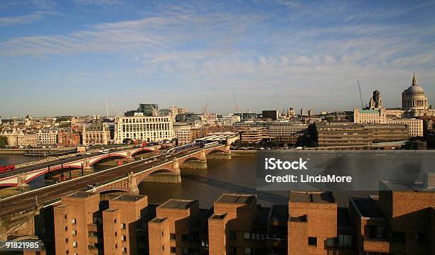 Blackfriars Bridge Und Der St Pauls Kathedrale In London Stockfoto und mehr Bilder von Architektur