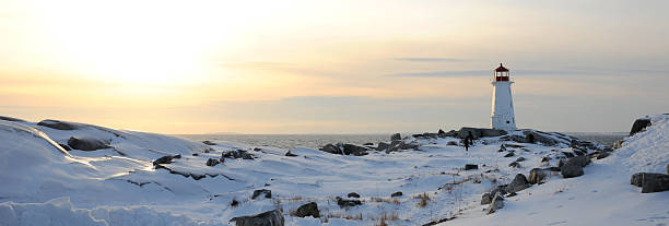 peggys コーブ冬の灯台 - lighthouse scenics winter peggys cove ストックフォトと画像