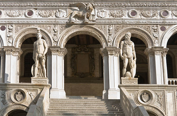 palazzo ducale, venezia - doges palace palazzo ducale staircase steps foto e immagini stock