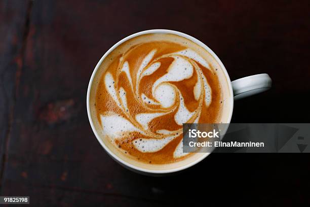 Deliciosa Taza De Café Foto de stock y más banco de imágenes de Bebida - Bebida, Blanco - Color, Café - Bebida