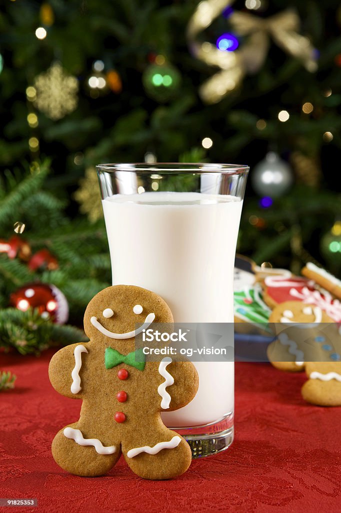 Lebkuchenmann und Milch - Lizenzfrei Bunt - Farbton Stock-Foto