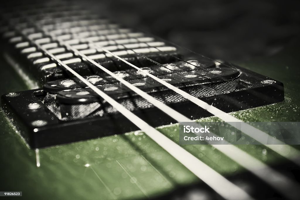Stary green Gitara - Zbiór zdjęć royalty-free (Analogiczny)