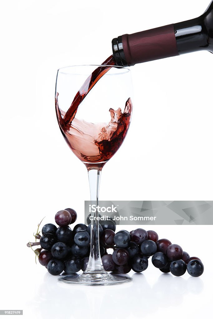 Vino essere versato - Foto stock royalty-free di Bicchiere da vino