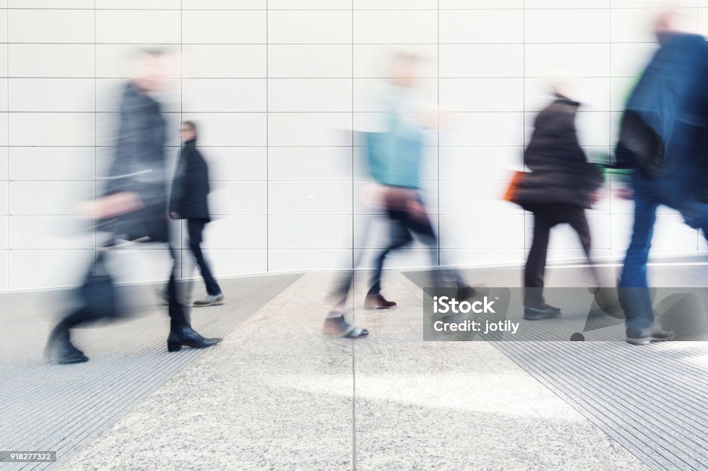 gens floues dans un couloir - Photo de Personne humaine libre de droits