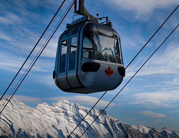 гондоле банф гора салфер - banff gondola стоковые фото и изображения