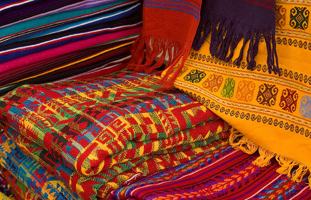 색상화 마야 패브릭 - mexico blanket textile market 뉴스 사진 이미지