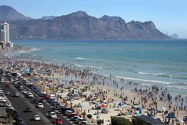 istock Lots of people at the beach 91828889