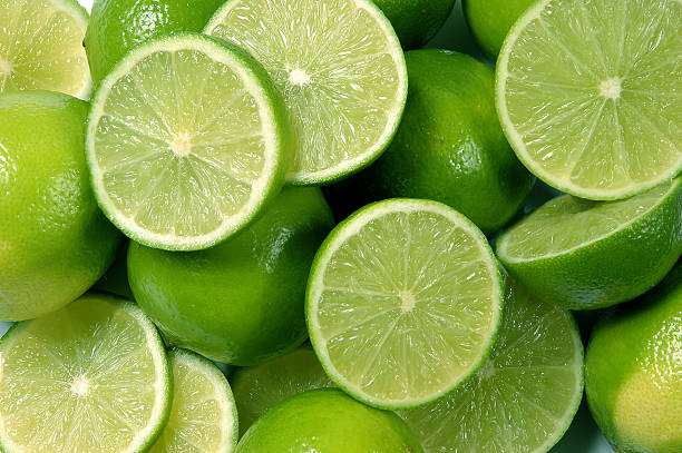 limón - lime wedge fotografías e imágenes de stock