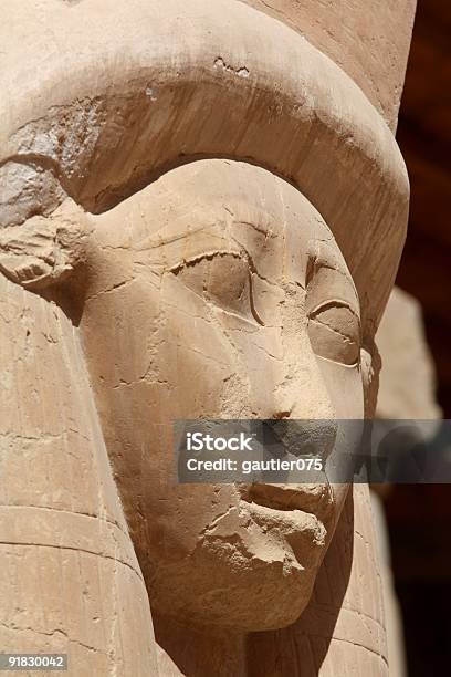 Hátor Cabeça Em Mortuary Templo De Rainha Hatshepsut - Fotografias de stock e mais imagens de Hátor