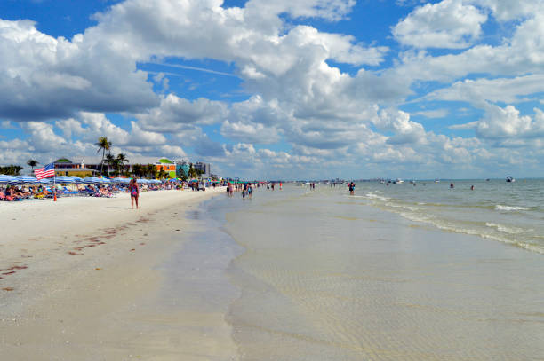 istock Beach Scene in Fort Myers, Florida 918311598