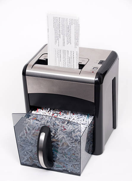 otwórz niszczarka - identity thief stealing paper shredder zdjęcia i obrazy z banku zdjęć