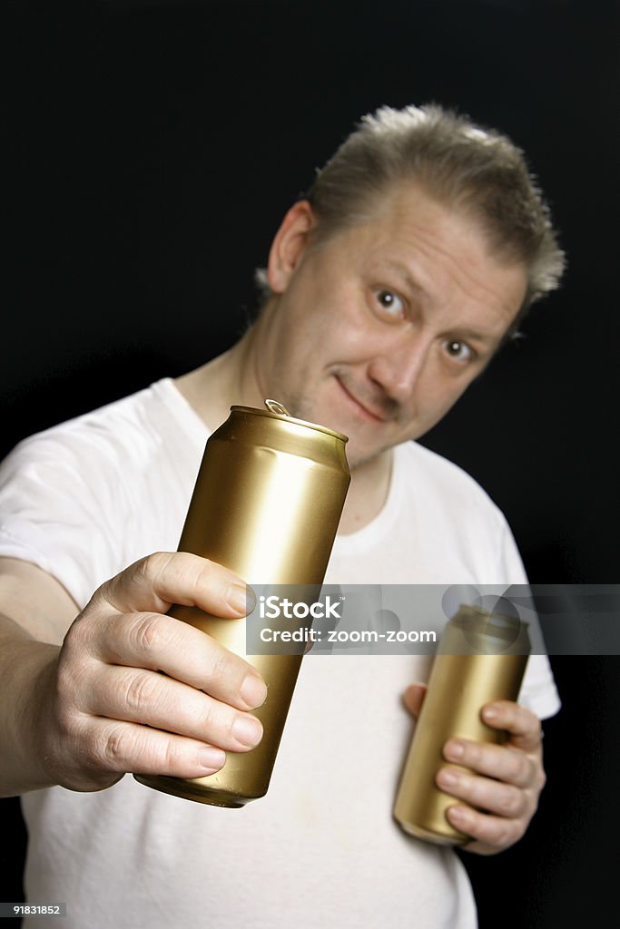 Mann mit Bier aus der Dose - Lizenzfrei Blechdose Stock-Foto