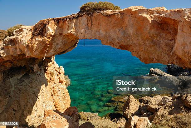 Arch Foto de stock y más banco de imágenes de Agua - Agua, Aire libre, Arbusto