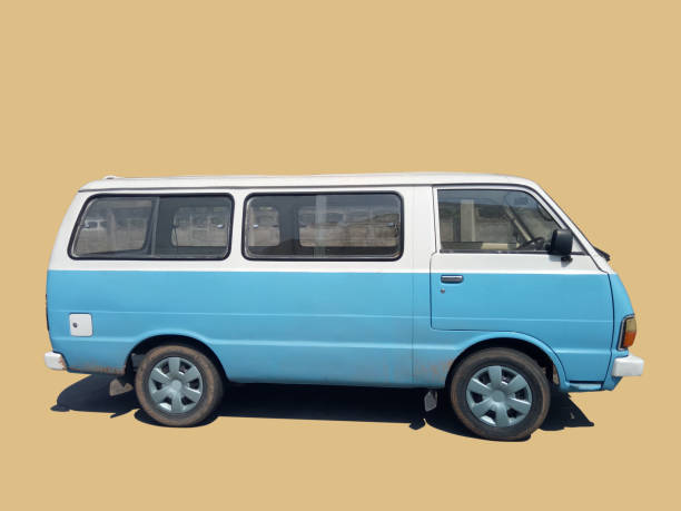 istock Classic  Blue and white Retro Van,White background. 918353018