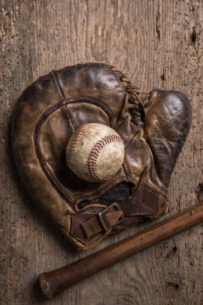 istock Vintage Baseball Equipment 918381434