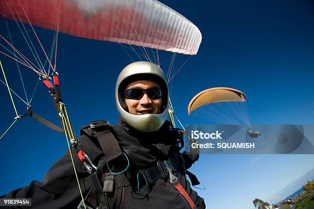 Paraglidingpilot Stockfoto und mehr Bilder von Gleitschirmfliegen - Gleitschirmfliegen, Drachenfliegen, Männer