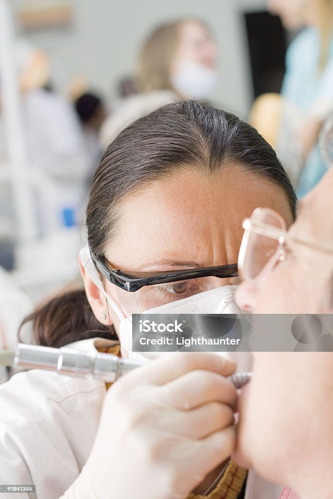 Dentista em policlicic dentário - Foto de stock de Aberto royalty-free